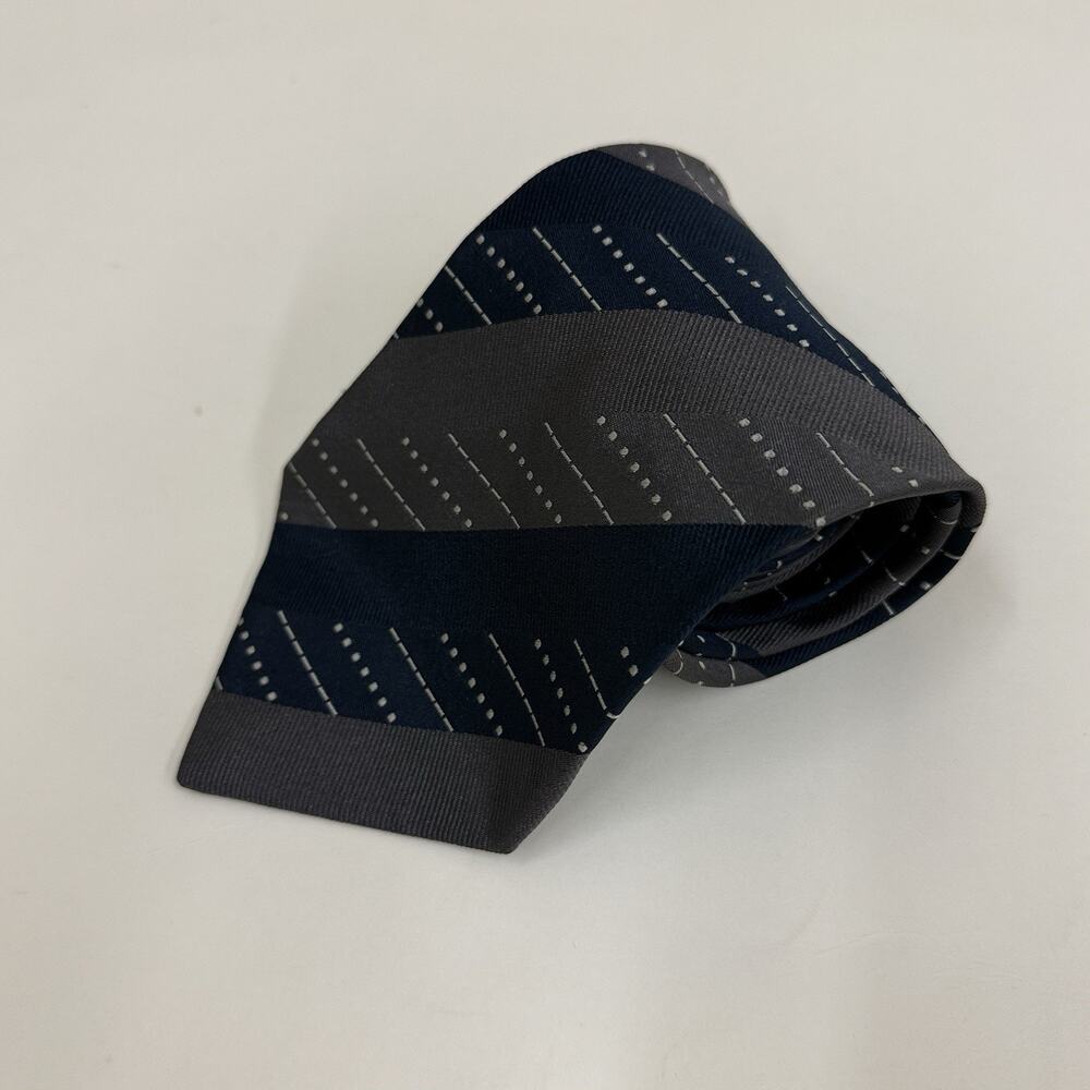 Bugatchi Uomo Gray Stripe Executive Formal Business Silk Classic Men's Neck Tie